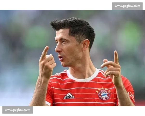 莱万自曝 2012 年已点头曼联 多特强硬留人红魔错失神锋